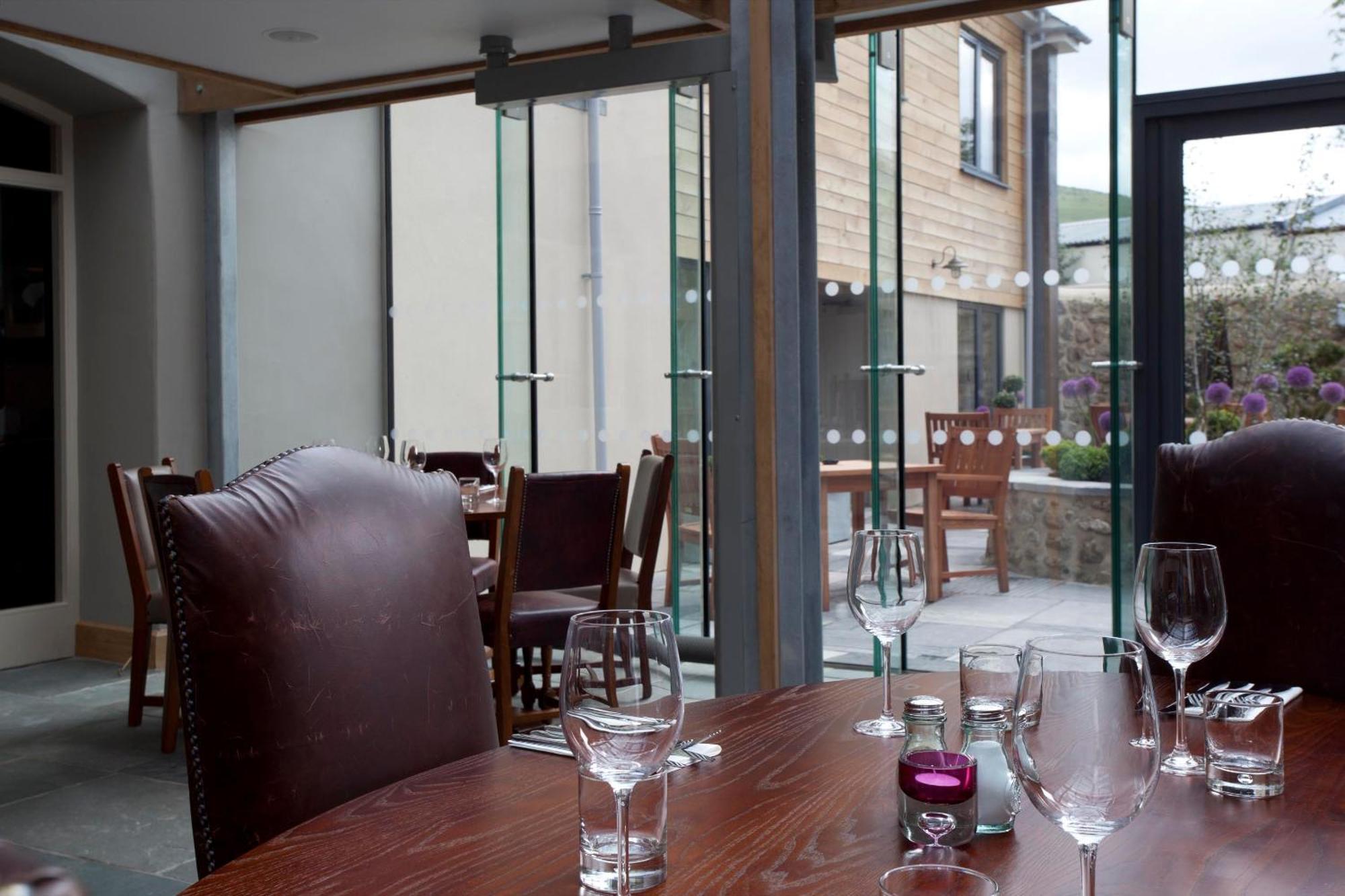 Hotel The Three Crowns Chagford Exterior foto The restaurant at The River Cottage