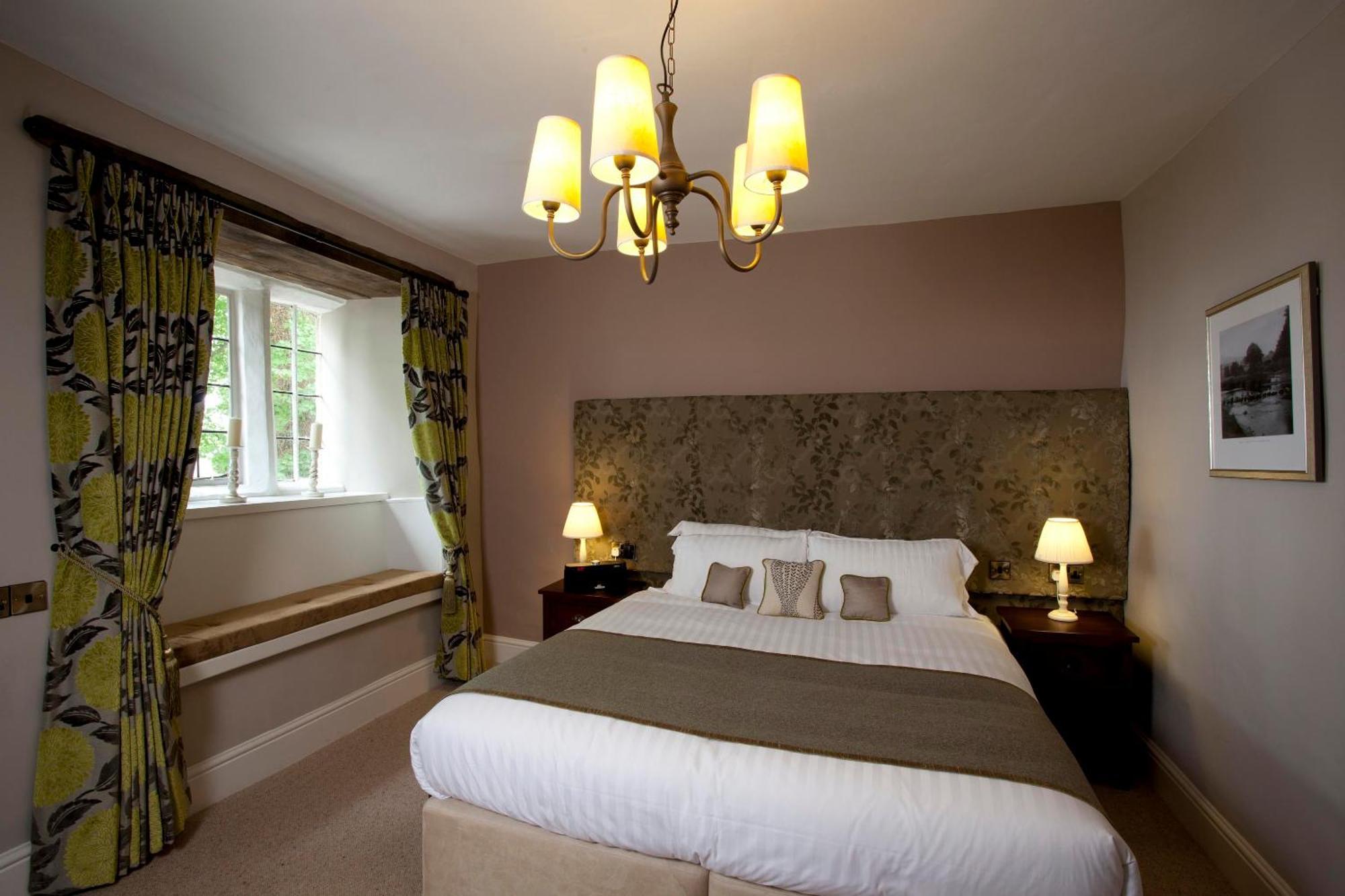 Hotel The Three Crowns Chagford Exterior foto A bedroom at The Old parsonage